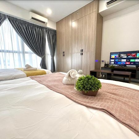 Free Parking # 2 Bed Family Bellsuite - Sepang Klia Kota Warisan Екстер'єр фото