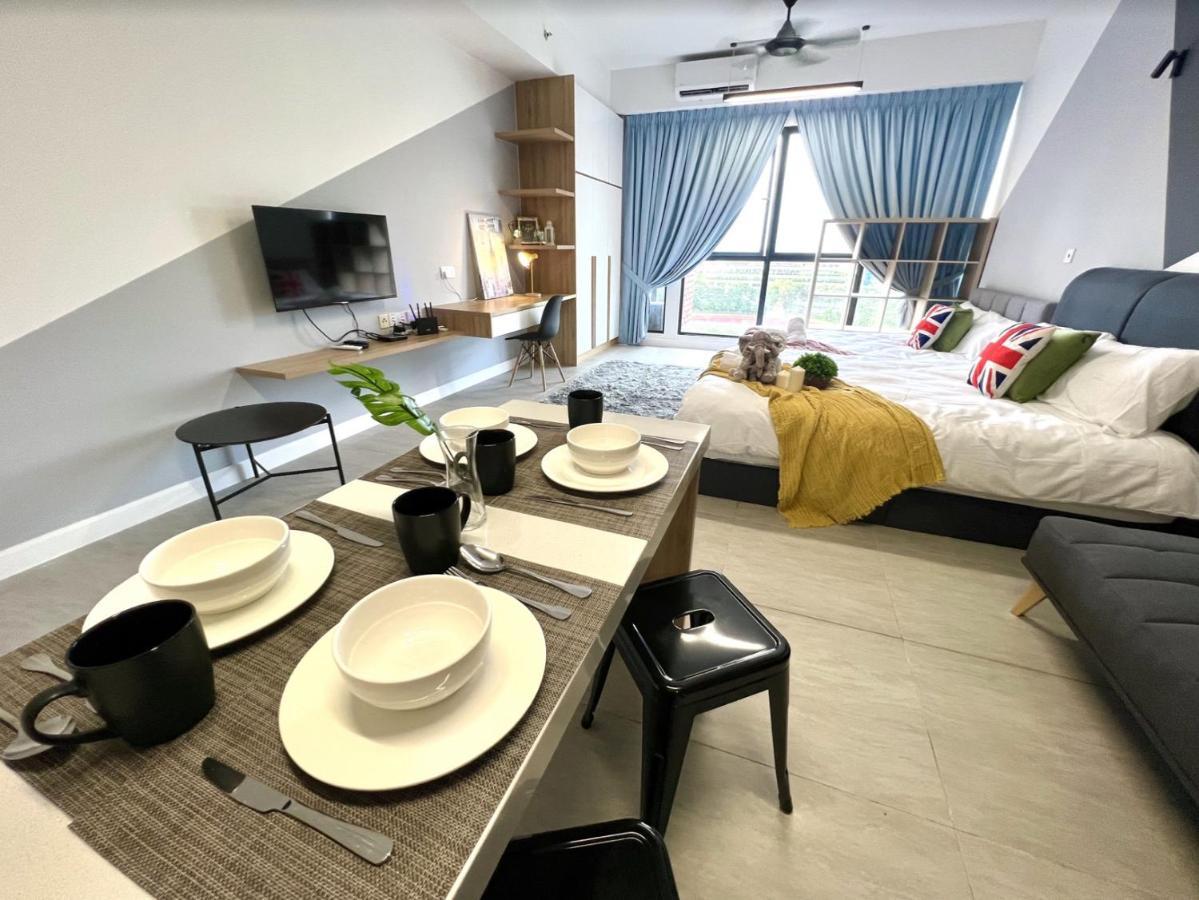 Free Parking # 2 Bed Family Bellsuite - Sepang Klia Kota Warisan Екстер'єр фото