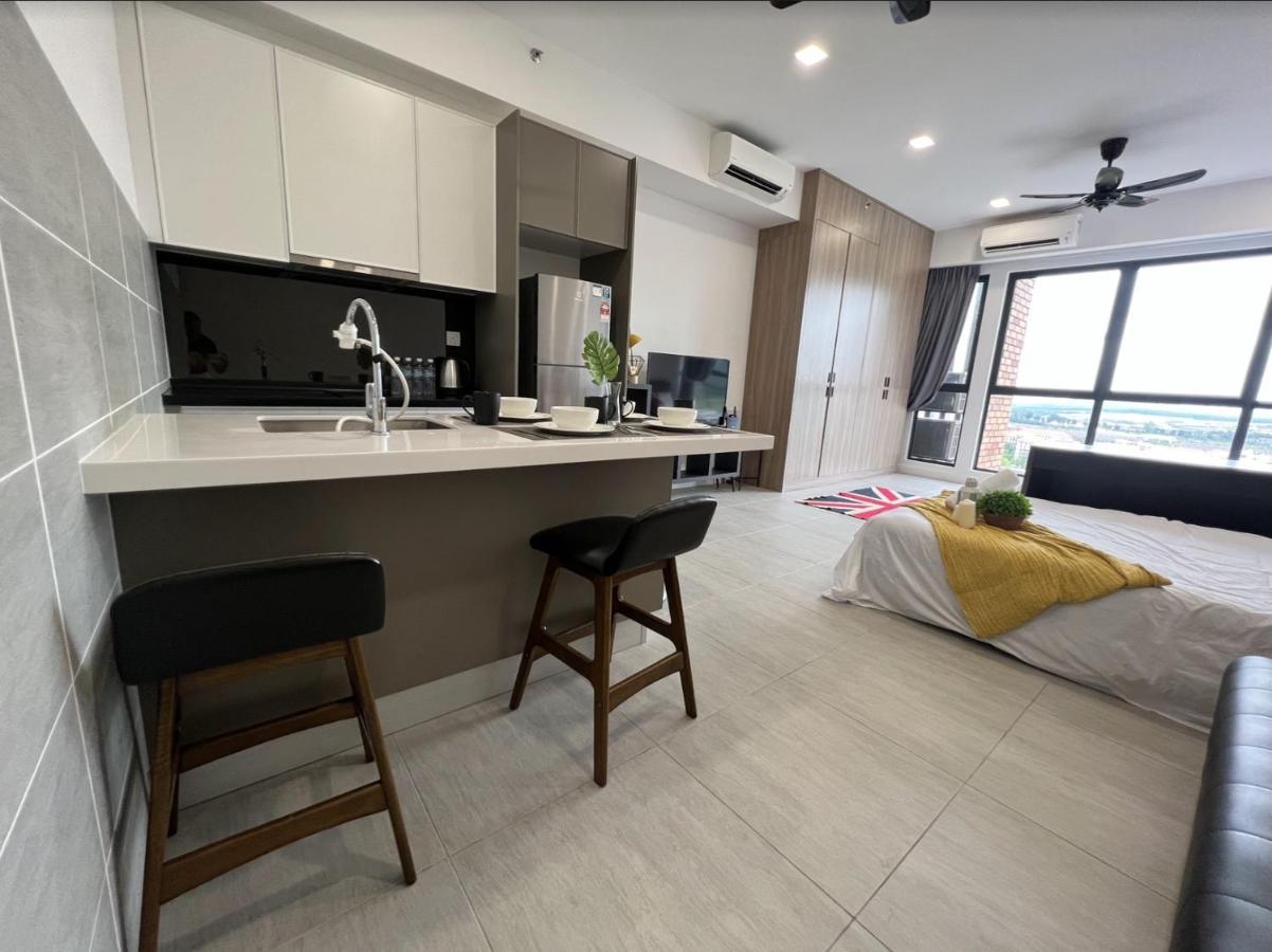 Free Parking # 2 Bed Family Bellsuite - Sepang Klia Kota Warisan Екстер'єр фото