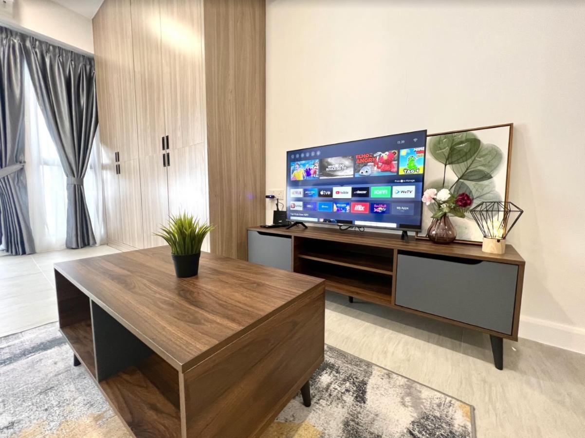 Free Parking # 2 Bed Family Bellsuite - Sepang Klia Kota Warisan Екстер'єр фото