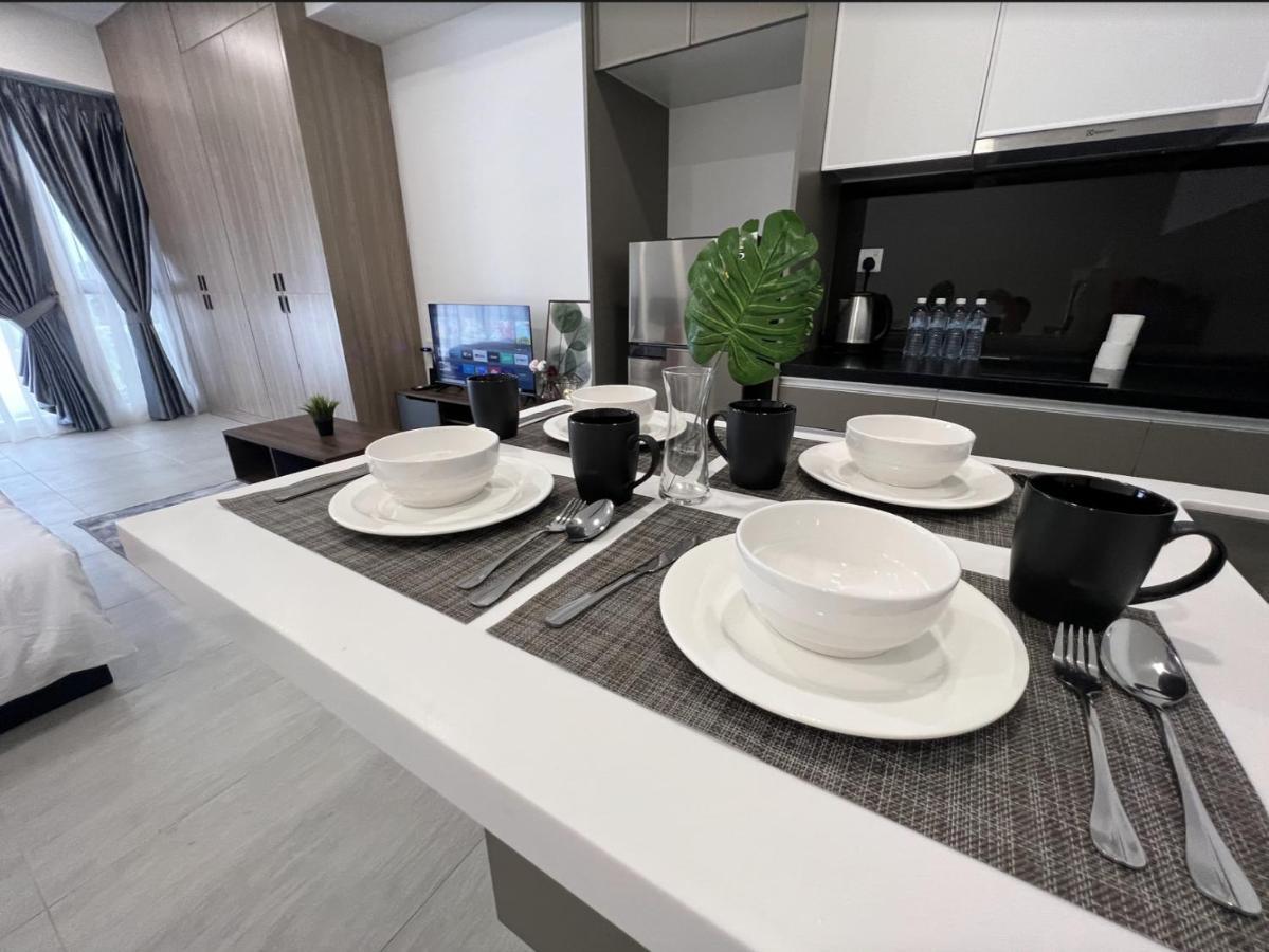 Free Parking # 2 Bed Family Bellsuite - Sepang Klia Kota Warisan Екстер'єр фото